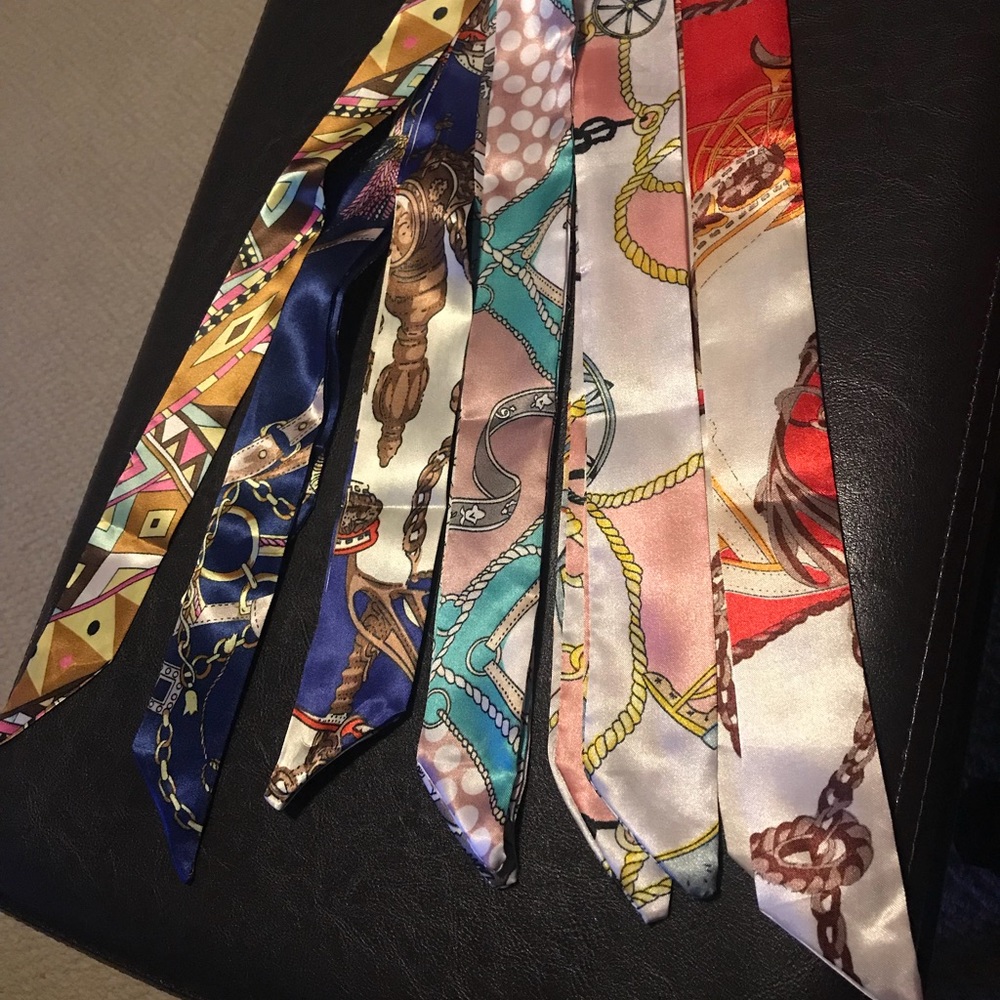 Twilly for handbag handles.